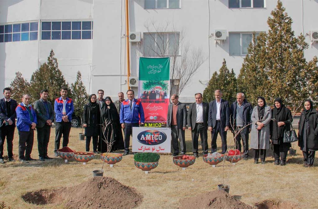 کاشت 20 نهال در محوطه کارخانه و 80 نهال در اطراف تهران توسط ارس خودرو دیزل