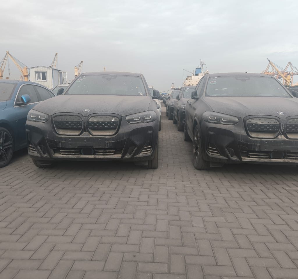 اولین محموله خودروهای ب ام و و مینی پرشیا خودرو وارد ایران شد