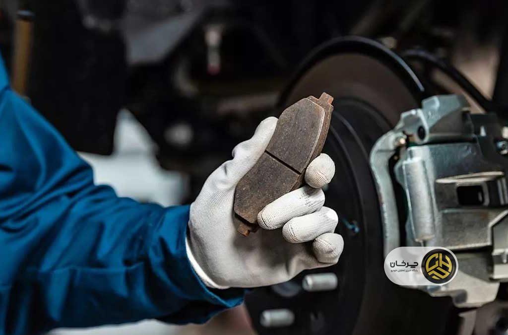 آموزش گام‌به‌گام تعویض لنت ترمز جلو و عقب خودرو