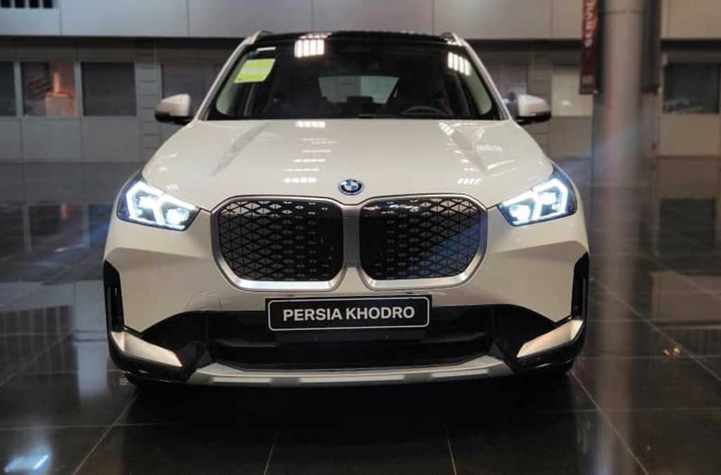 کراس اوور برقی BMW iX1 eDrive 25L