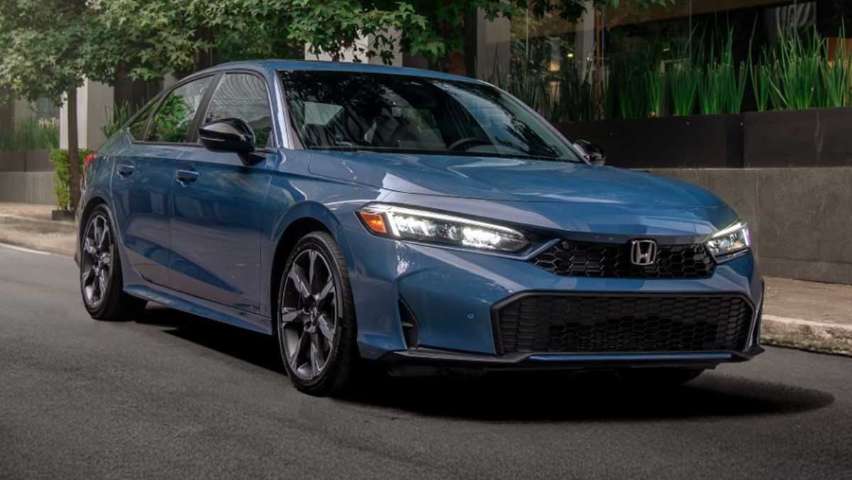 با امکانات رفاهی هوندا سیویک آذریوردسال آشنا شوید!