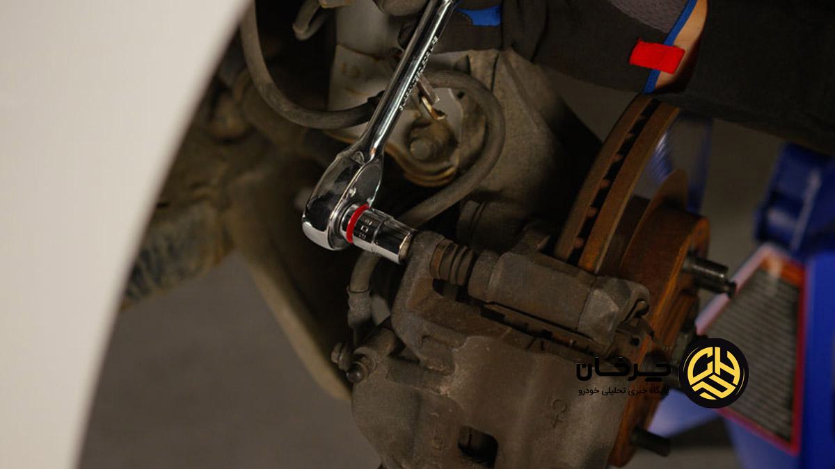 آموزش تعویض لنت ترمز