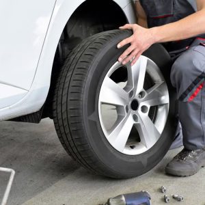 چرا جابه‌جایی تایر اهمیت دارد و هر چند وقت یکبار باید آن را انجام دهید؟