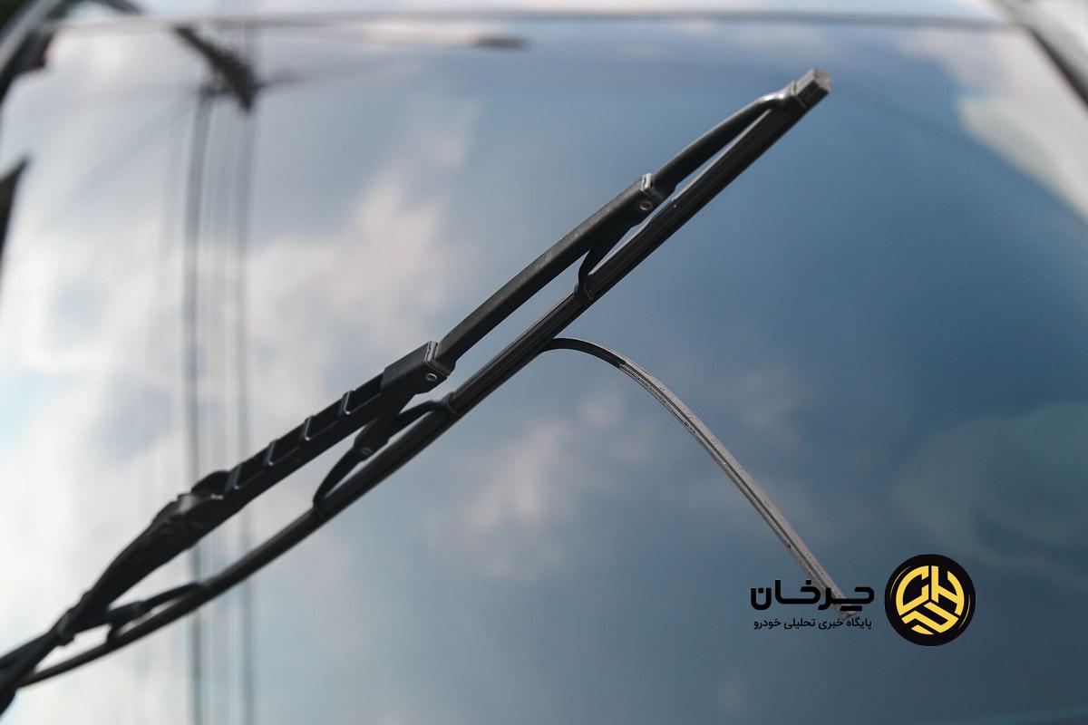 تیغه برف‌پاک‌کن خودرو