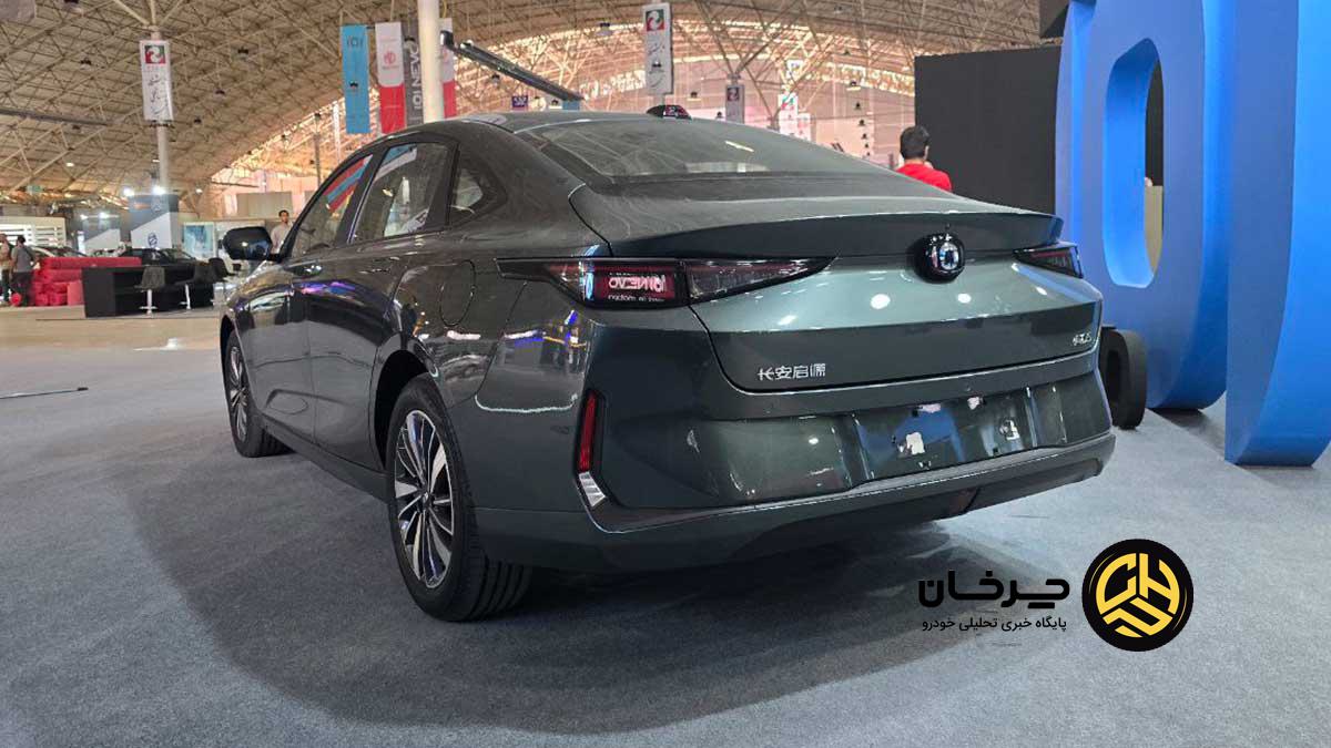 غرفه فردا موتور در نمایشگاه خودروی تبریز