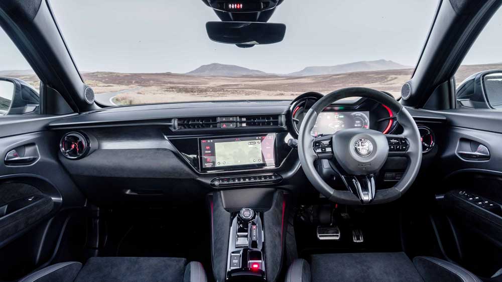 بازگشت آلفا رومئو به ایران با «جونیور»؛ گواهی تأیید نوع صادر شد