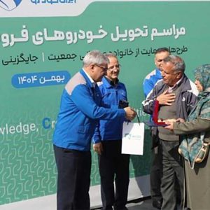 پیرمحمدی: ایران خودرو از این به بعد خودروهای مشتریان را ۱۰ تا ۹۰ روزه تحویل می‌دهد