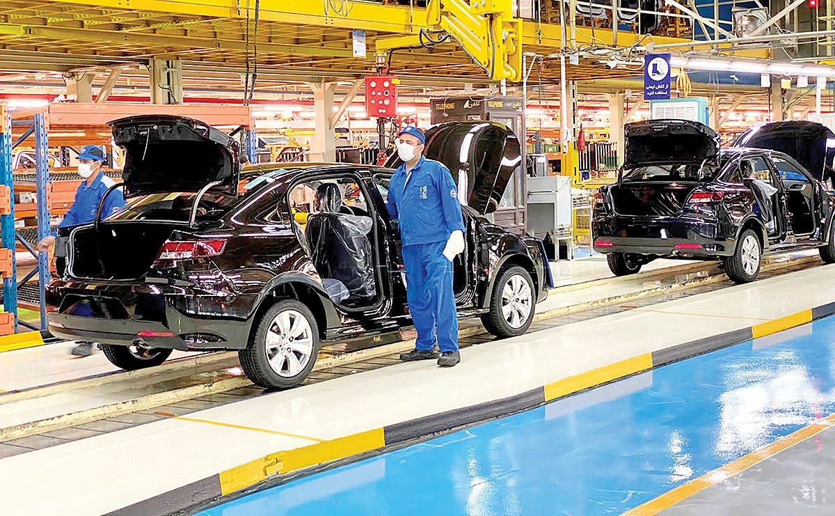 پیش‌فروش‌های پرتعداد، آینده نامطمئن؛ آیا حالا زمان مناسبی برای خرید خودرو است؟