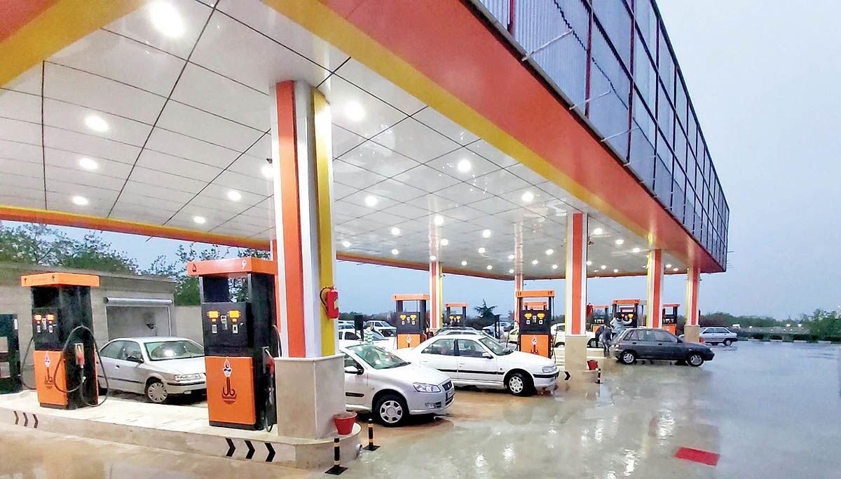 انتقال سهمیه بنزین به کارت بانکی؛ ساده‌سازی یا پاک کردن صورت مسئله؟