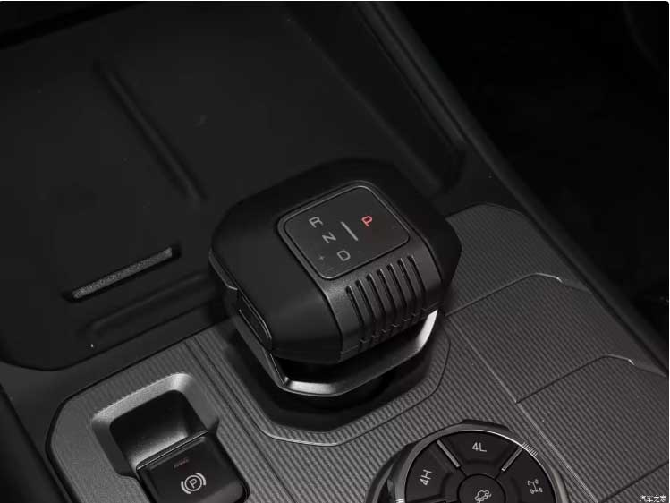 معرفی رسمی پیکاپ چری R08 PRO در نمایشگاه خودروی پکن 2026