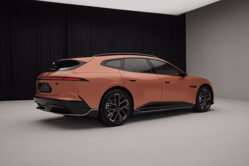 آواتر 06T واگن با قدرت تا ۹۵۵ اسب‌بخار و برد ۱,۲۵۰ کیلومتر معرفی شد