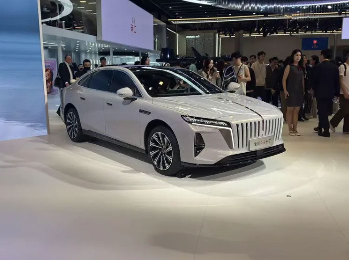 طوفان هونگچی در نمایشگاه پکن: از سدان‌های پلاگین هیبریدی تا غول آفرودی هزار اسب بخاری!