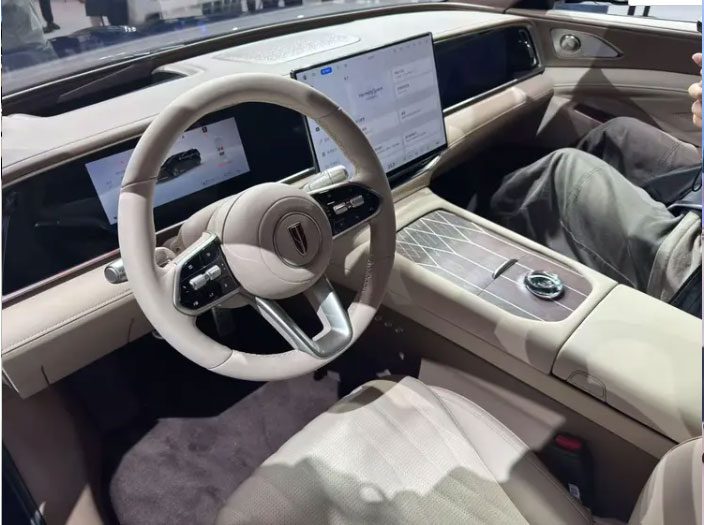 طوفان هونگچی در نمایشگاه پکن: از سدان‌های پلاگین هیبریدی تا غول آفرودی هزار اسب بخاری!