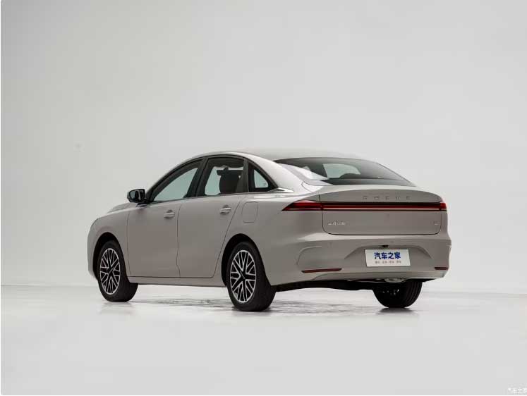 رسمی شد: Roewe i6 با قیمت ویژه و نمایشگر ۱۵.۶ اینچی 2.5K رونمایی شد