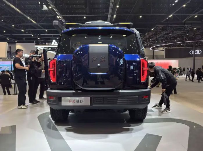 طوفان هونگچی در نمایشگاه پکن: از سدان‌های پلاگین هیبریدی تا غول آفرودی هزار اسب بخاری!