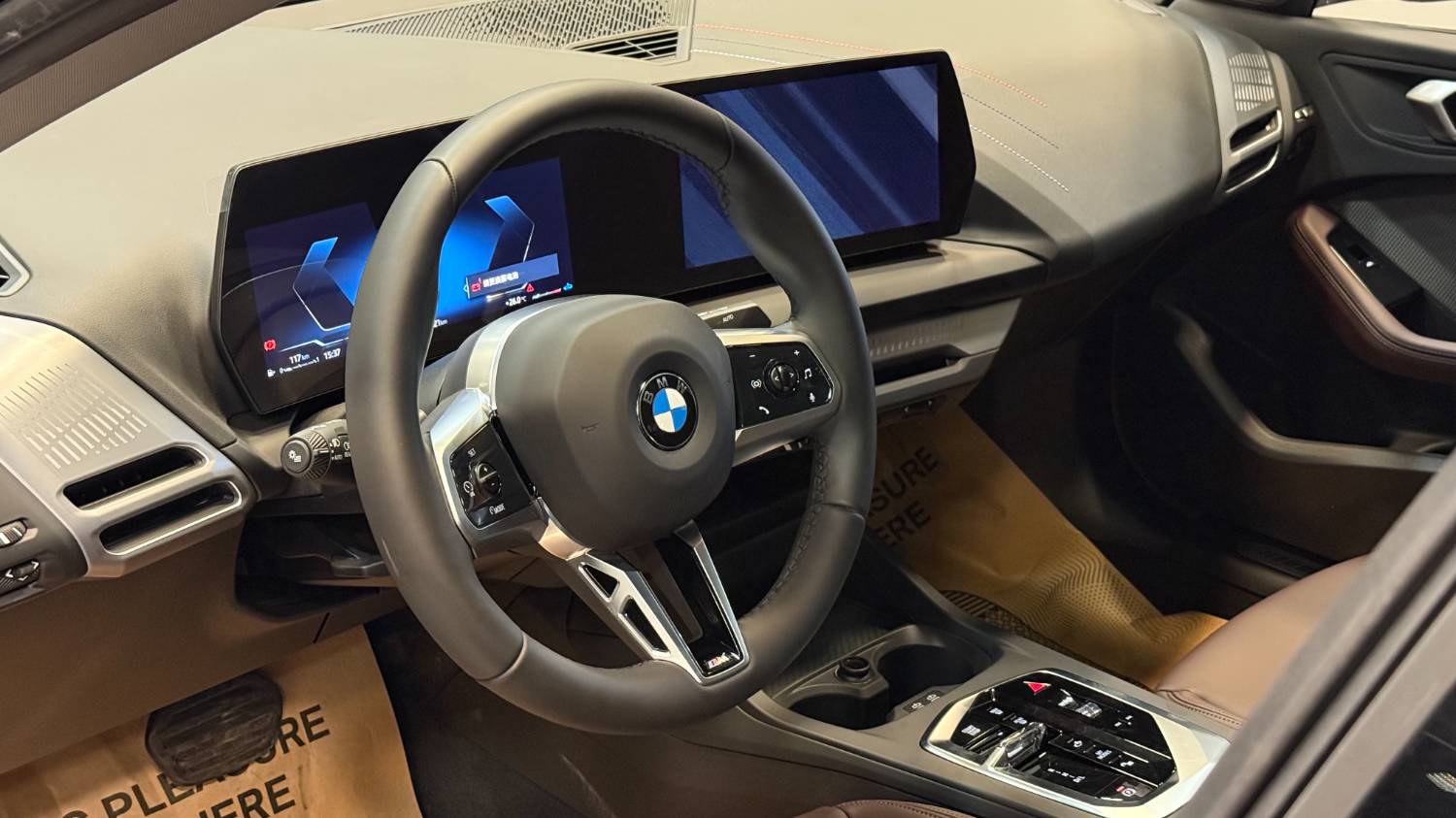 قدرت در لباس مجلسی؛ ملاقات با سدان پرفروش BMW در ایران (BMW 225L M Sport) BMW 225L M Sport