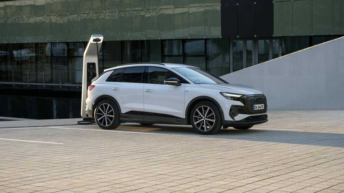 انتخاب کدام Q4 e-tron منطقیتر است؟ آئودی Q4 در مقابل Q4 آئودی Q4 e-tron