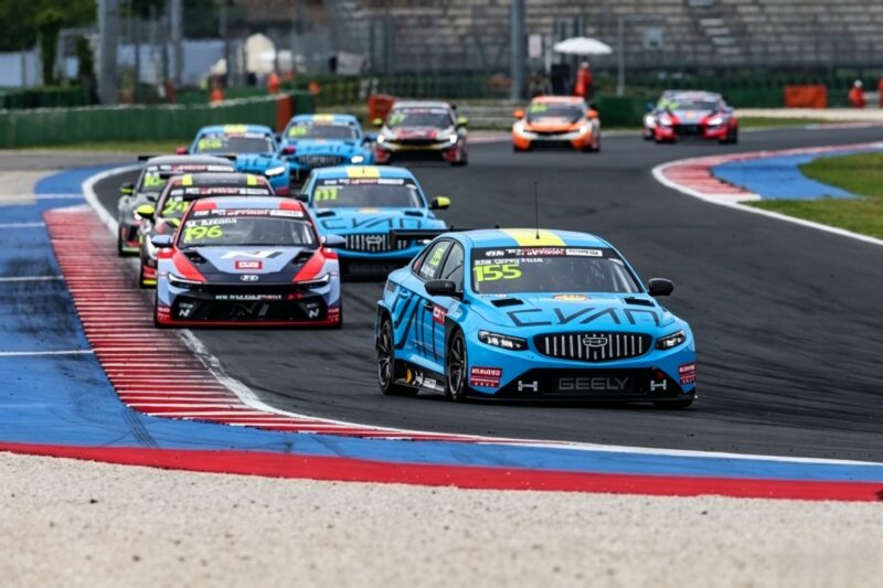 پیروزی یک-دو Geely Cyan Racing در والنسیا با پلتفرم جدید Preface TCR — تائید جهانی معماری سدانهای پرتیراژ جیلی پیروزی یک-دو Geely Cyan Racing در والنسیا با پلتفرم جدید Preface TCR — تائید جهانی معماری سدانهای پرتیراژ جیلی