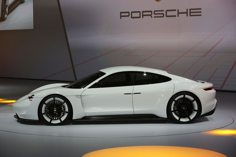 Porsche-Mission-E-side-profile2
