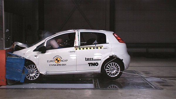 افتضاح فیات Punto در تست موسسه Euro NCAP!