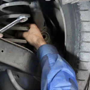 علائم خرابی کمک فنر خودرو