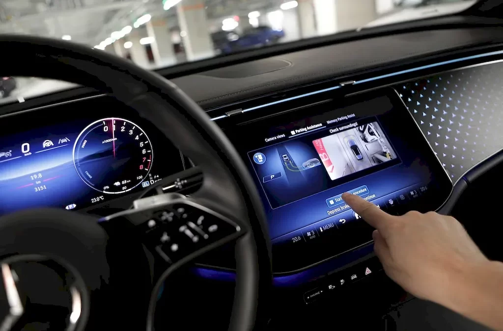 آپشن دستیار پارک خودرو (APA) چیست؟