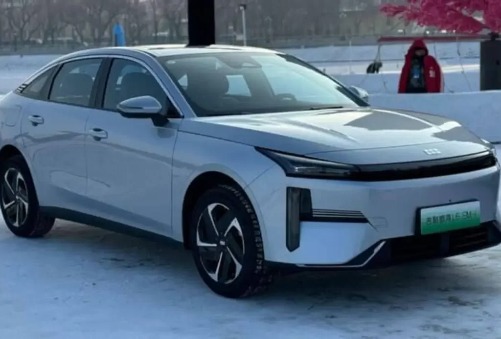 انتشار تصاویر رسمی جیلی گلکسی L6 EM-i با سیستم Thor PHEV