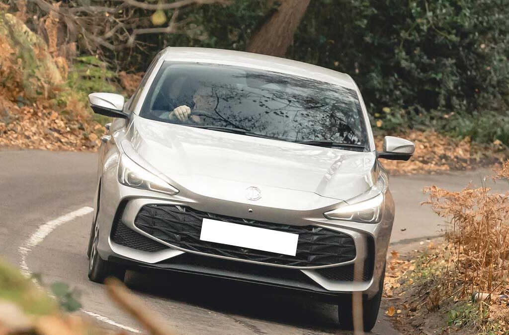 ام‌جی 3 هیبریدی 2025