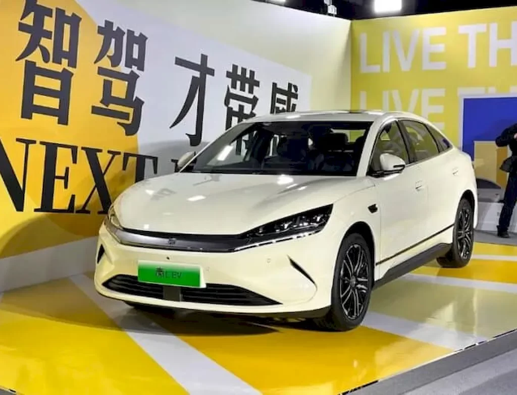 بی‌وای‌دی Qin L EV؛ سدان برقی پیشرفته با برد ۵۴۵ کیلومتر و قیمتی مقرون‌به‌صرفه