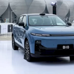 لیپ‌موتور B10، کراس‌اور اقتصادی با فناوری‌های پیشرفته
