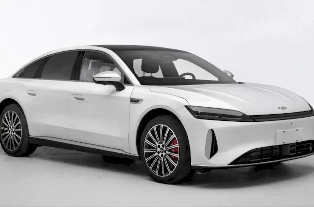 چری فالوین A9، سدان هیبریدی لوکس با فناوری هوشمند رونمایی شد