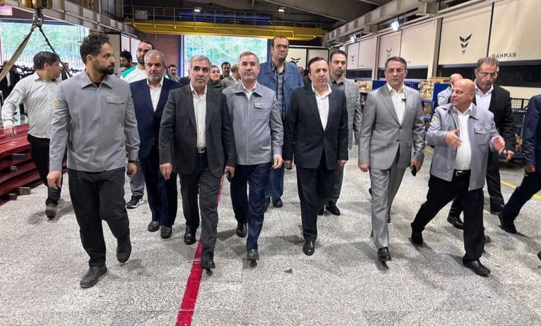 معاون رئیس جمهور در حاشیه بازدید از کارخانه بهمن دیزل: موانع تولید را در جلسه دولت بررسی خواهیم کرد بهمن دیزل