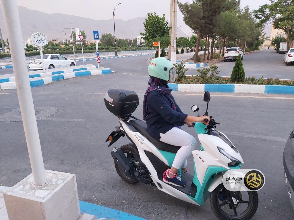 موتورسواری بانوان