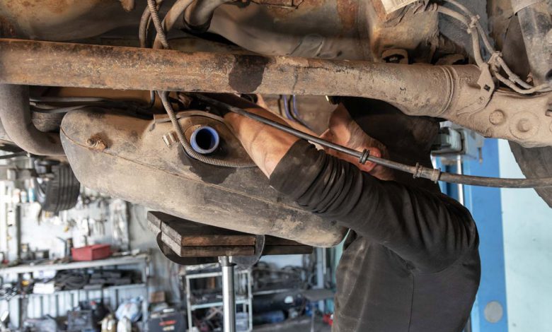 چگونه باک بنزین خودرو را تمیز کنیم؟ منبع سایت چرخان