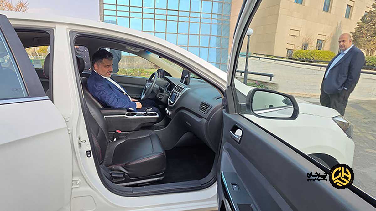 بازدید مدیر عامل کرمان موتور از سدان هیبرید ملی ایگل سدان هیبرید ملی ایگل