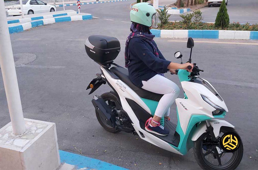 صدور گواهینامه موتورسیکلت برای بانوان