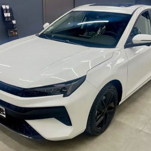 خودروهای کی‌ام‌سی در روزهای جنگی ایران، چه قیمتی دارند؟