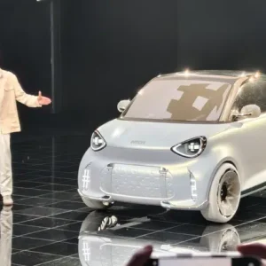 اسمارت #2 رونمایی شد: «این یک خودروی واقعی است؛ رقبا نیستند» – بازگشت میکرو‌خودروی افسانه‌ای با برد ۴۰۰ کیلومتر