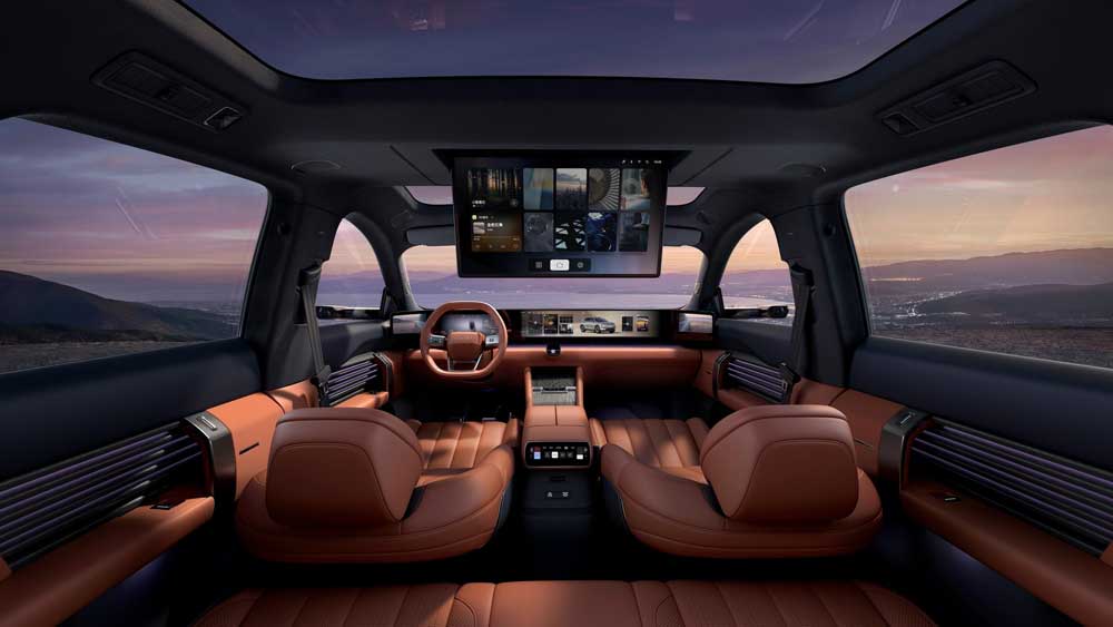 AUDI E7X با برد ۷۵۰ کیلومتر و کابین سینمایی در پکن رونمایی شد