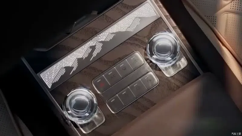 چری تیگو X؛ کابین لوکس پرچمدار جدید چری رسماً منتشر شد