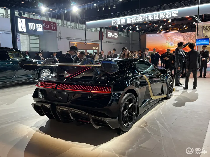 رونمایی نسخه‌های ویژه Yangwang U8L و U9 Xtreme در نمایشگاه پکن 2026