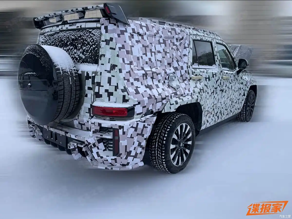 تانک 700 غول‌پیکر در راه است؛ نسخه لانگ با احتمال موتور V8 دیده شد