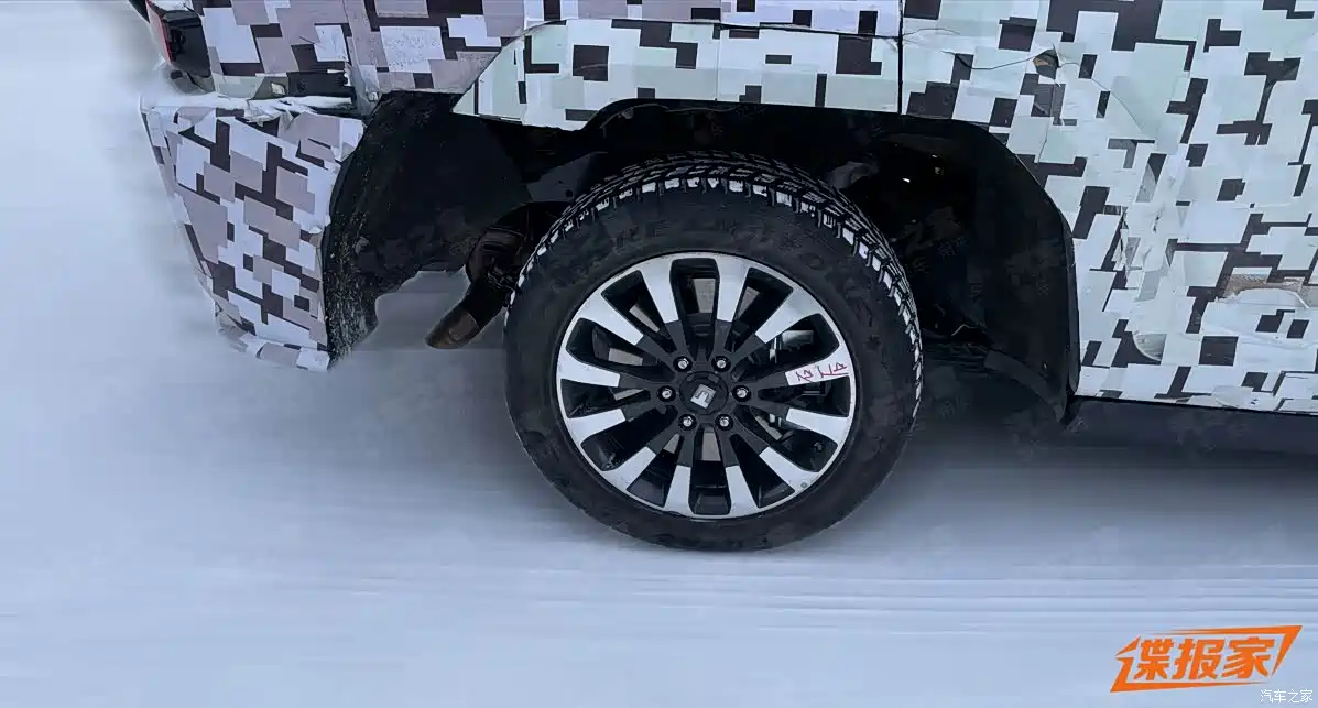 تانک 700 غول‌پیکر در راه است؛ نسخه لانگ با احتمال موتور V8 دیده شد