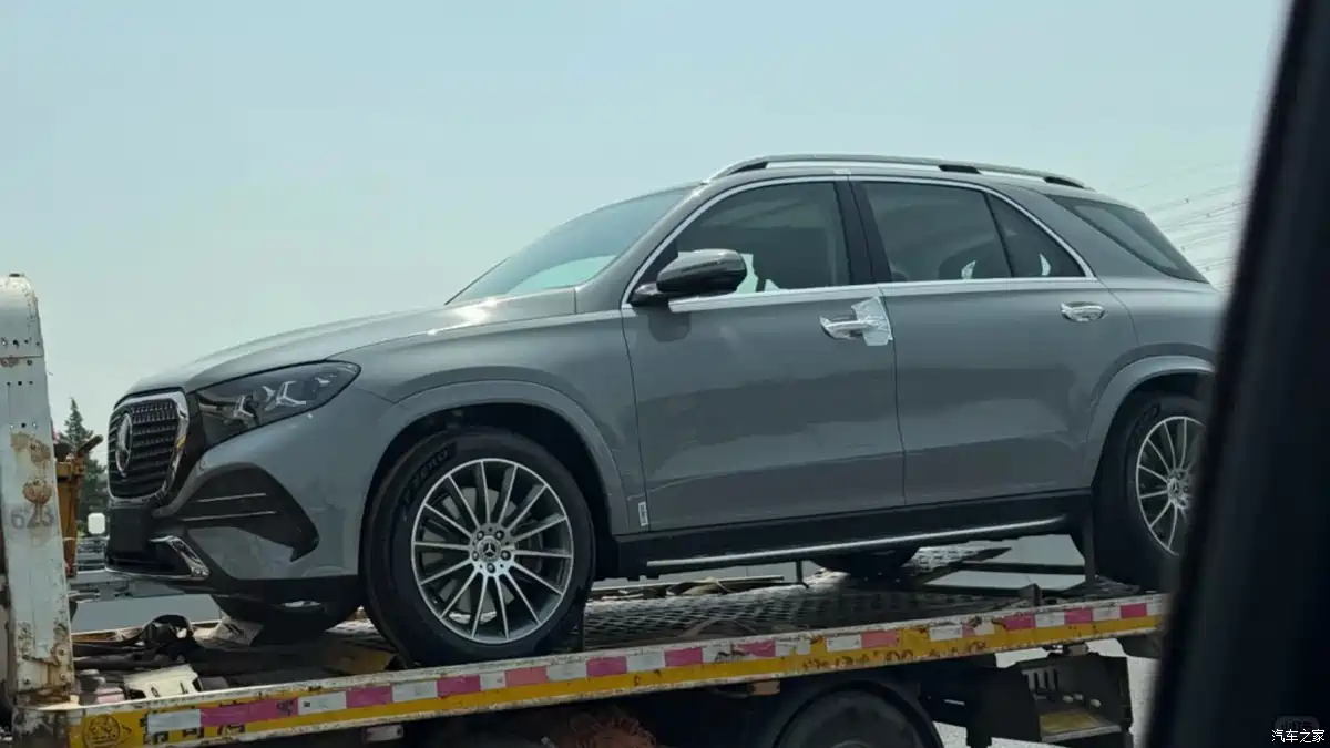 نسخه لانگ‌ویل‌بیس مرسدس‌بنز GLE بدون استتار لو رفت؛ رقیب تازه در کلاس شاسی‌بلندهای لوکس