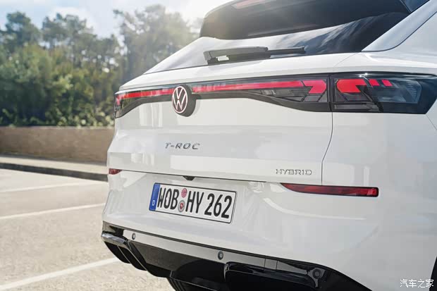 گلف و T-Roc هیبریدی از راه رسیدند؛ فولکسواگن بدون دردسر شارژ گلف و T-Roc هیبریدی از راه رسیدند؛ فولکسواگن بدون دردسر شارژ