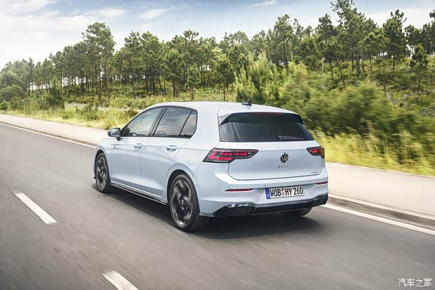 گلف و T-Roc هیبریدی از راه رسیدند؛ فولکسواگن بدون دردسر شارژ گلف و T-Roc هیبریدی از راه رسیدند؛ فولکسواگن بدون دردسر شارژ