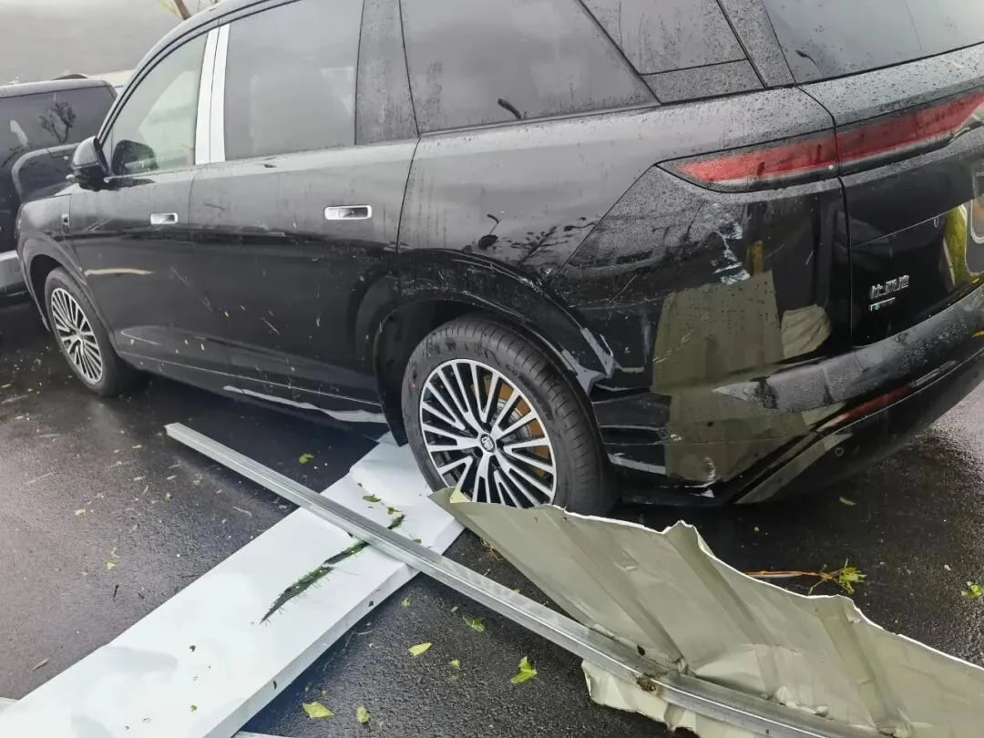 توفان نول پایگاه شِنشان BYD را لرزاند؛ خسارت به خودروهای آماده و تعویق در تحویل توفان نول پایگاه شِنشان BYD را لرزاند؛ خسارت به خودروهای آماده و تعویق در تحویل