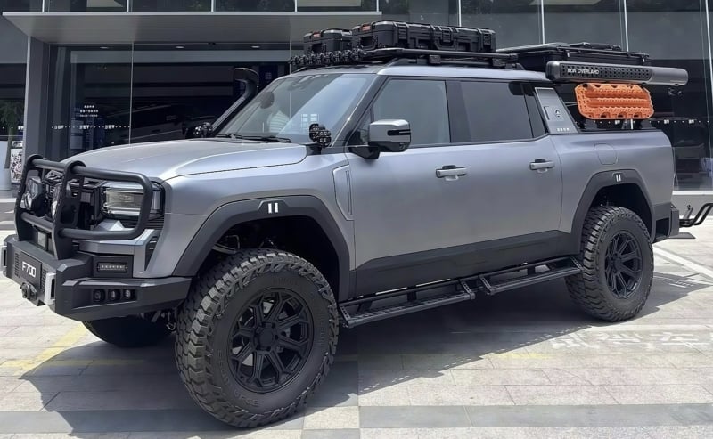 پیکاپ پلاگین‑هیبریدی Jetour F700 با 904 اسب‌ بخار و برد 1,300 کیلومتر به نمایندگی‌ها رسید