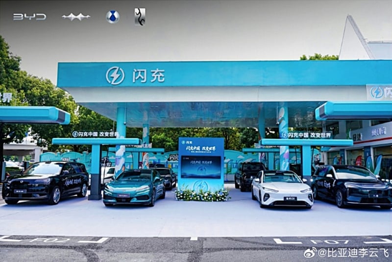 شبکه فلاششارژ BYD به 10,000 ایستگاه رسید؛ چشمانداز 20,000 ایستگاه تا پایان 2026 و همکاری با سینوپک شبکه فلاششارژ BYD به 10,000 ایستگاه رسید؛ چشمانداز 20,000 ایستگاه تا پایان 2026 و همکاری با سینوپک
