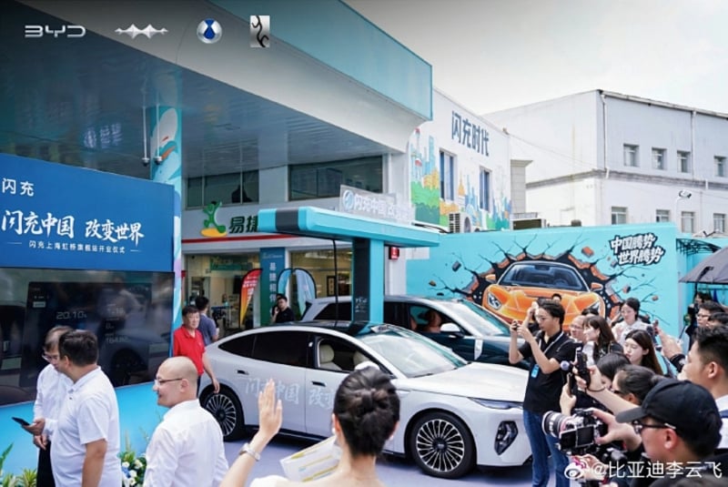 شبکه فلاششارژ BYD به 10,000 ایستگاه رسید؛ چشمانداز 20,000 ایستگاه تا پایان 2026 و همکاری با سینوپک شبکه فلاششارژ BYD به 10,000 ایستگاه رسید؛ چشمانداز 20,000 ایستگاه تا پایان 2026 و همکاری با سینوپک